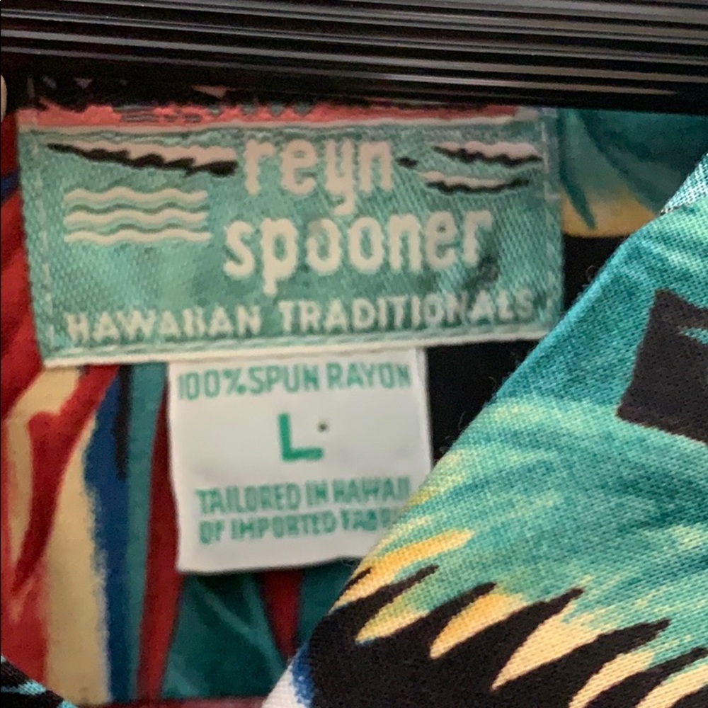 Reyna Spooner Mens LARGE- sport cars - Picture 2 of 3